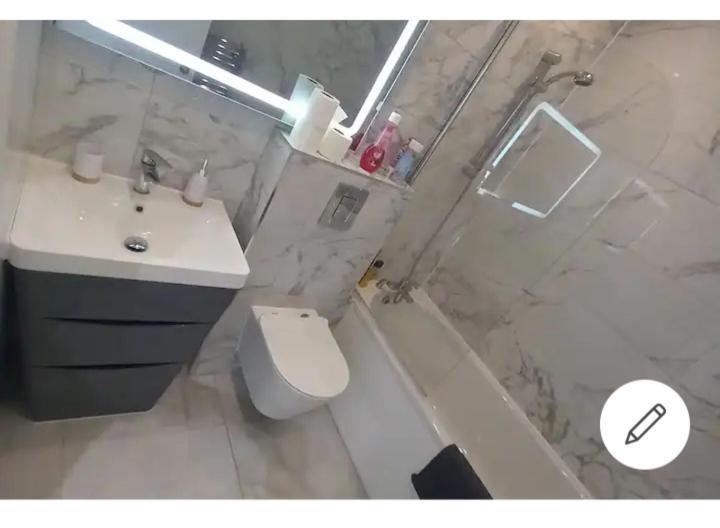 Lovely 2-Bedrooms With Free Parking Canvey Island Ngoại thất bức ảnh